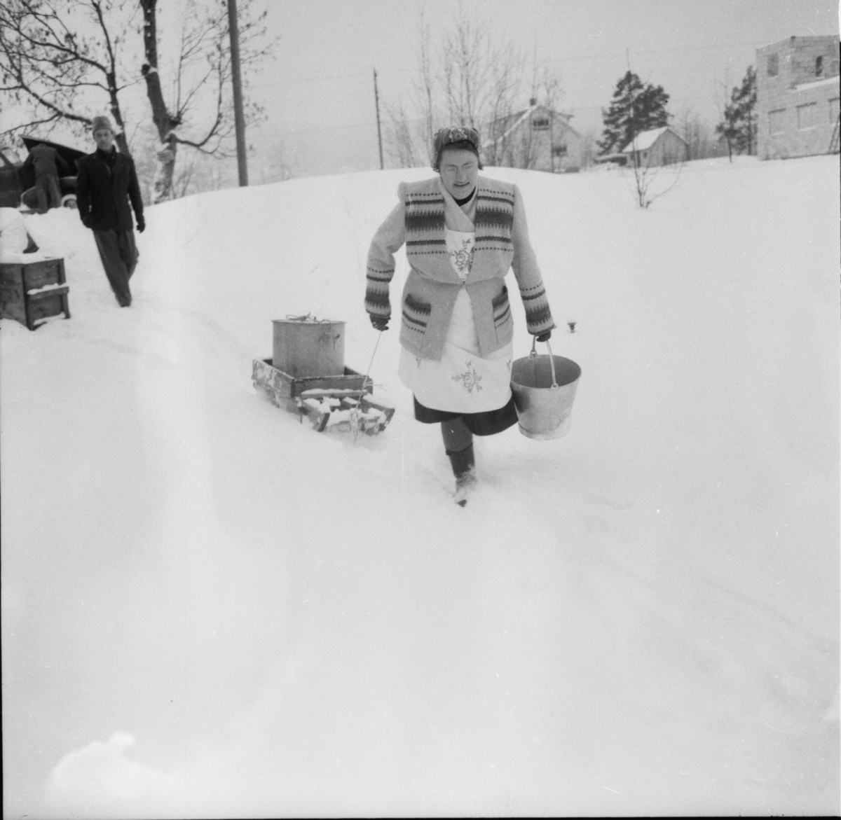 Vardens arkiv. "Håpløse vannforhold på Jøntvedt"  18.02.1954