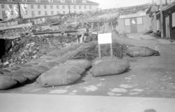 Tyske flybomber ved Kristiansund Vulkaniseringsverksted. Tys
