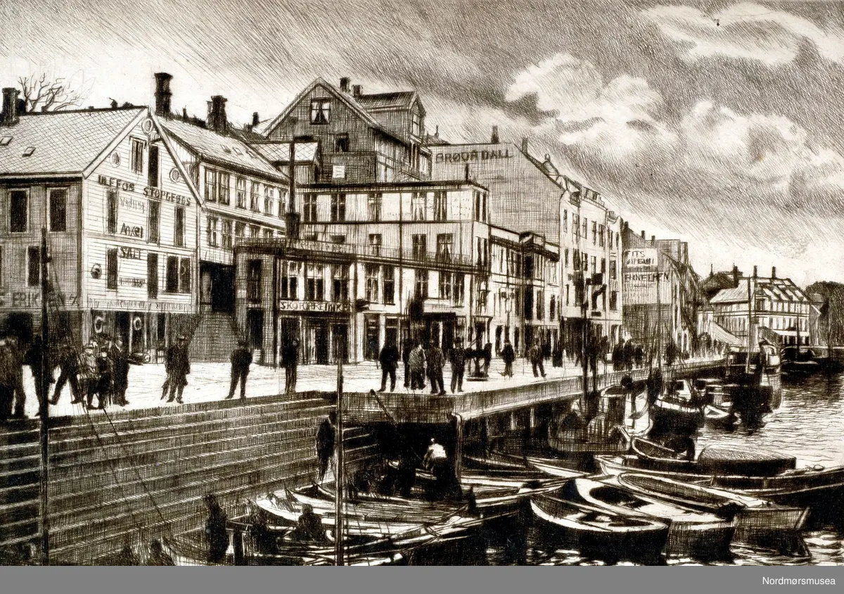 Tegning fra Fisketrappa og Vågekaia på Kirkelandet i Kristiansund, hvor vi ser fiskebåtene som er fortøyd ved trappen og kaianlegget. I bakgrunnen ser vi husrekken ved Vågeveien, med Jonas Eriksens skipshandel ytterst til venstre. Bildet kan trolig dateres til omkring 1905 til 1910. - Ut ifra tegneteknikk, og detaljrikdom, så er jeg 100% sikker på at dette er et litografi av den norske kunstneren Halvard Storm.
(info: Eddy Gjengstø)   - Fra Nordmøre museums fotosamlinger.