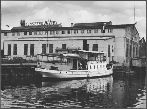 Ekensbergs varv 1970. Passagerarångaren EJDERN, i bakgrunden