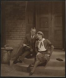 Tore Segelcke og Harald Schwenzen i "Gaten og huset".