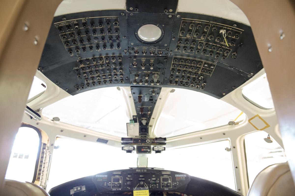Transportflygplan, TP 86
North American, Rockwell International Sabreliner 40A

Märkning: Kronmärke på främre delen av flygkroppen. På fenan 862 och FC:s märke.