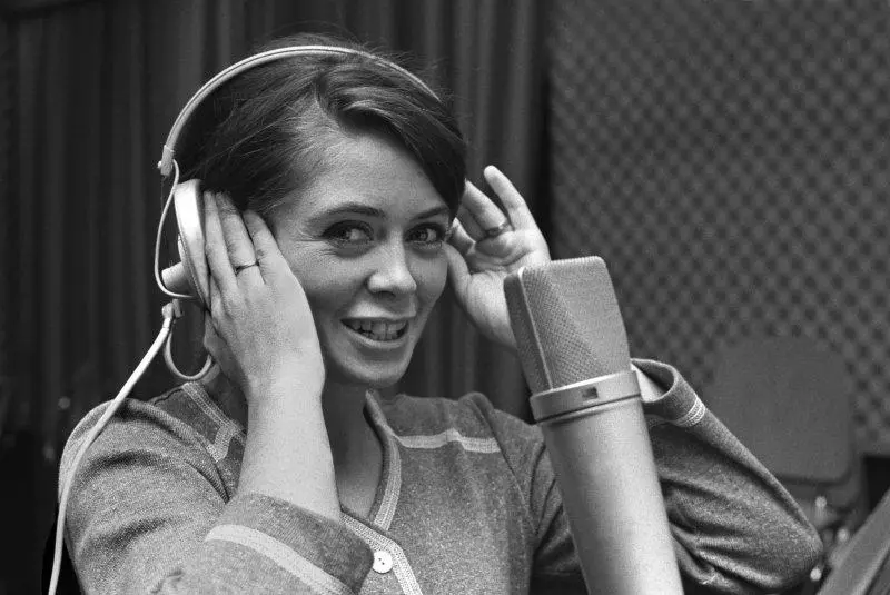 Wenche Myhre i studio