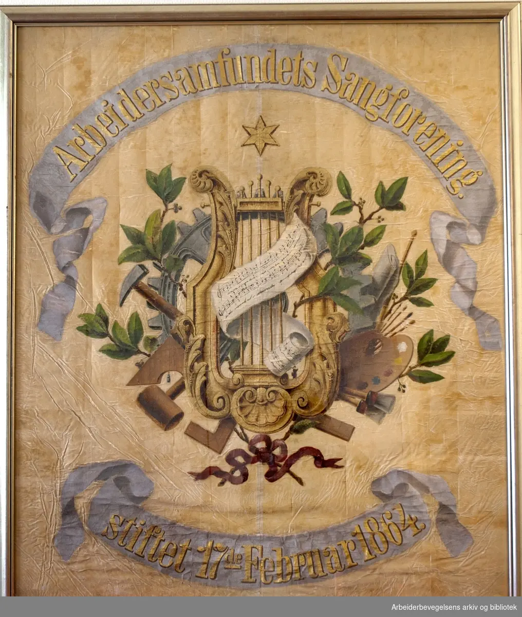 Arbeidersamfundets sangforening.Stiftet 17. februar 1864..Forside..Fanetekst: Arbeidersamfundets Sangforening.Stiftet 17. februar 1864