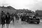 Bildsvit från Cirkus Strassburgers besök i Karlstad år 1929. Cirkusen är enligt expertisen den största som turnerat i Sverige.