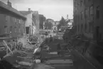 Markarbeten inför byggandet av det hus på Tingvallagatan 19 där stans första varuhus EPA hade sin verksamhet från 1935 fram till flytten 1962 till det som nu kallas 15-huset. Bilden tagen 1934.