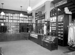 Interiör från CGC:s ursprungliga butik på Kungsgatan 20. 195