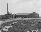 AB Karlstads Snickerifabrik på Tormestad runt år 1930. Byggnaden är nu en del av fastigheten Pumpgatan 5.