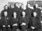Polisen hos fotografen år 1936. Nere till vänster sitter  poliskonstapel Carl Johan 
