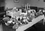 Uppdukat julbord på Kafé Mejt år 1948.