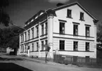 Huset, byggt 1882, var vid fototillfället föreningsbyggnad för scoutrörelse m m. Bilden tagen ca 1938.