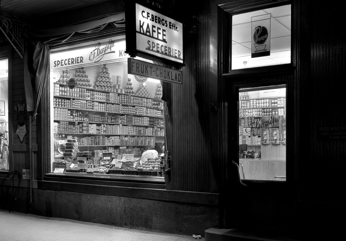 C F Bergs specerier på Östra Torggatan 7. Bilden tagen 1950.