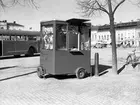 Rullande Pressbyråkiosk på torget 1950. Läs mera i kommentaren.