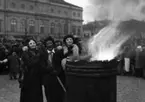 Påskkärringar vid Stora torget i karlstad 1936.