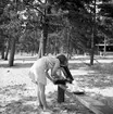 Sköna dagar på stranden, i Vänern eller vid tältet den sista sommaren före kriget, här Bomstadbaden.