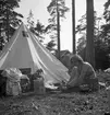 Sköna dagar på stranden, i Vänern eller vid tältet den sista sommaren före kriget, här Alsters strandbad.