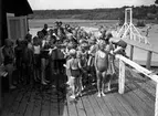 Karlstad stads barnläger vid Alsters strandbad år 1940. Den ursprungliga förlagan till  senare tids Bomstads-, Örsholms- och Sundstaläger.