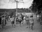 Karlstad stads barnläger vid Alsters strandbad år 1940. Den ursprungliga förlagan till  senare tids Bomstads-, Örsholms- och Sundstaläger.