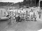 Karlstad stads barnläger vid Alsters strandbad år 1940. Den ursprungliga förlagan till  senare tids Bomstads-, Örsholms- och Sundstaläger.