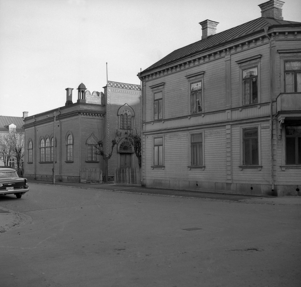 Byggnaden hade karaktären av ett bönehus och låg i en träfastighet på Norra Klaragatan. Huset stod färdigt 1895, invigdes i augusti 1899 och revs 1961.