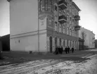 Handels AB Karl Olsson fastighet på Rosenbadsgatan 5 på en bild från 1928. Huset revs 1970.