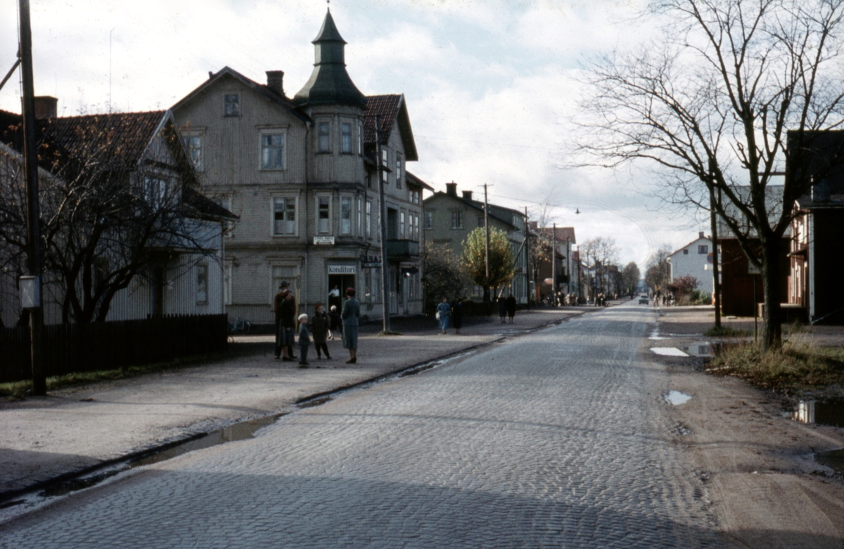 Kil i oktober 1957: Storgatan med Parkgatan till vänster.