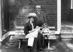 Familjeporträtt taget under 1910-talet.