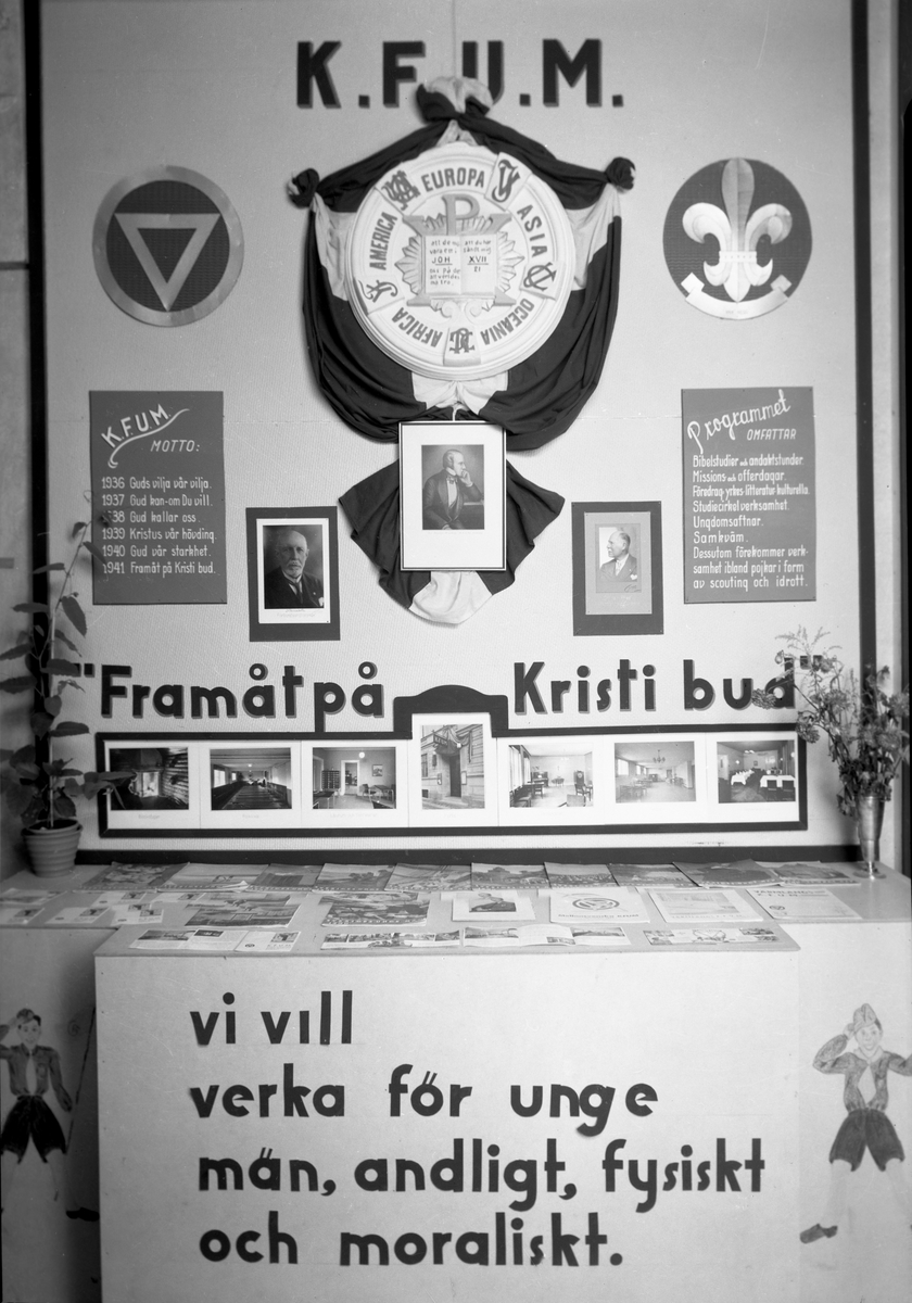 Karlstads föreningar, kyrkosamfund, scoutkårer med flera, inriktade på ungdomar, mobiliserar och informerar om sin verksamhet vid en utställning år 1941.