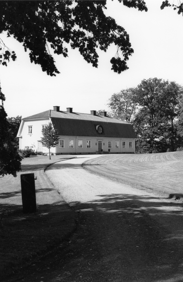 Bildarkivfynd troligen tagna i Storfors kommun i mitten av 1980-talet. Gå gärna in och kommentera om du vet något om bilden.