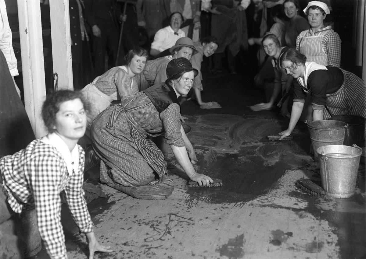 Golvskurning pågår i metodisternas Sankt Pauli-kyrka i Filipstad.