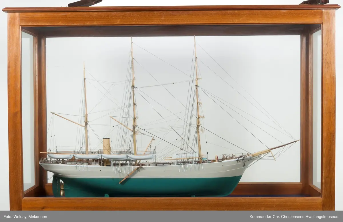 Modell av dampbarken JASON