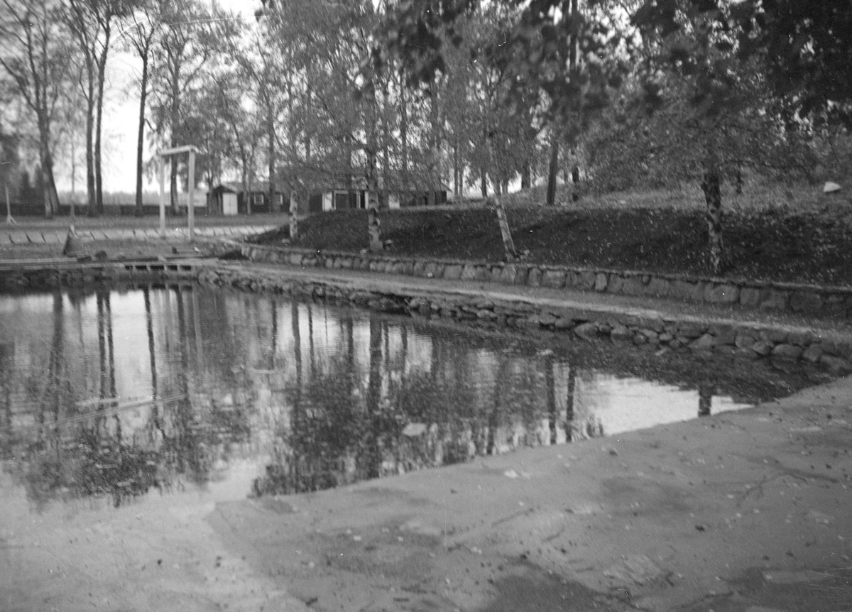 Eckboskolen, Grimerud, Ottestad, park, hageanlegg, dam.