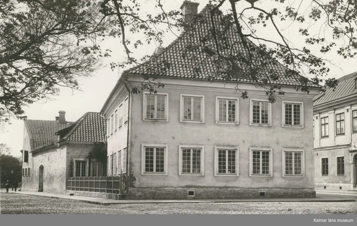 Domprostgården i Kalmar. Fasaden mot Lilla Torget.