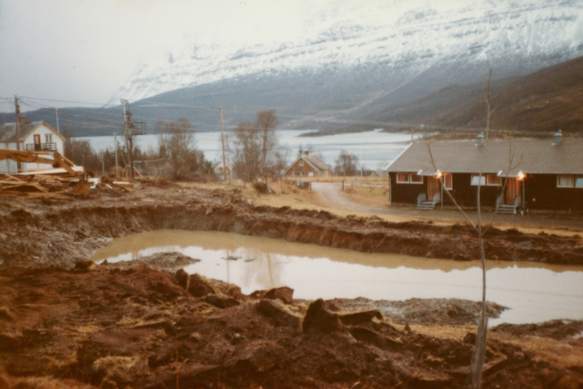 Utgraving av tomt i Grovfjord.