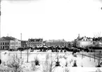 Stora Torget från väster. Vårmarknad 1907.
Fotograf E Sörman.

Försöksomgång utläggning stora bilder.