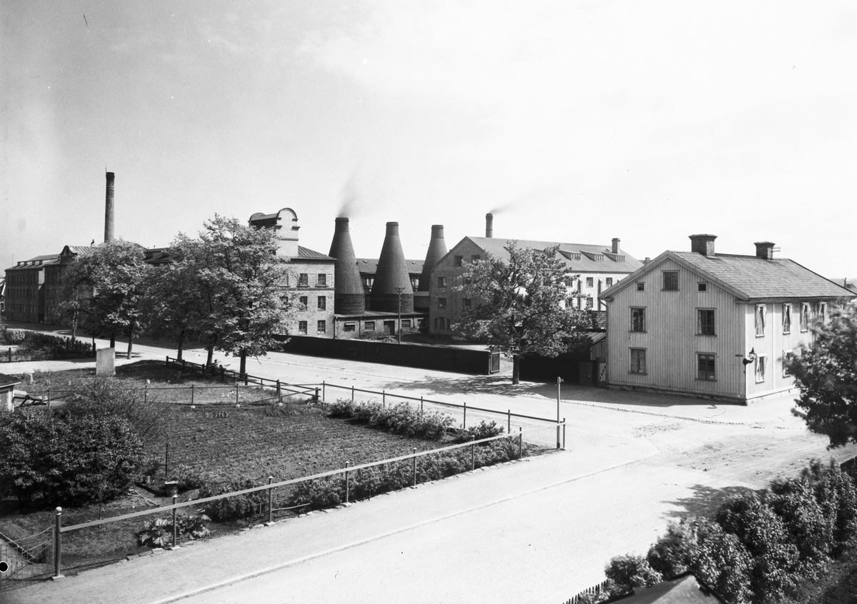 Södra Kungsgatan. Gefle Porslinsfabrik AB
