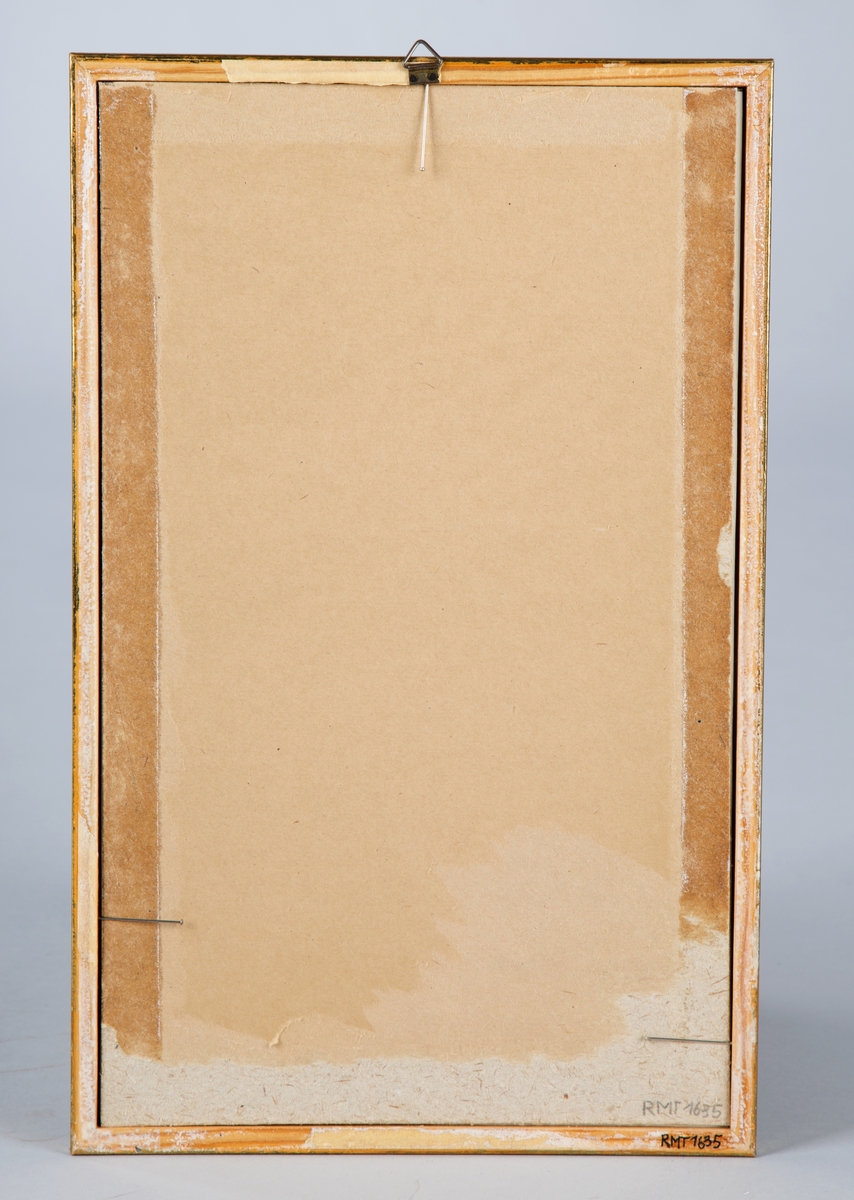 Stående helportrett av Valentine Rostin oppkledd i hvit kjole med vifte, sort sjal.