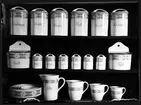 Kryddburkar och tillbringare från Gefle Porslinsfabrik.