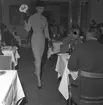 Mannekänguppvisning på Centralhotellet. 19 september 1956.