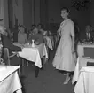 Mannekänguppvisning på Centralhotellet. 19 september 1956.