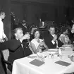 Ahlgrens Tekniska Fabrik AB, 70 årsjubileum.  Middag och medaljutdelning på Central Hotellet. 8 juni 1956.