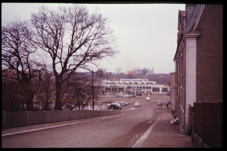 Himlabacken i Växjö, 1959. Hovsgatan ner mot Linnégatan. Hööks gård i lågor.