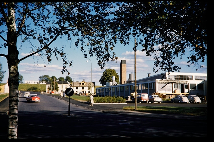 Gamla Palmelund rivs. Gamla Norrvägen, Växjö 1959. Fotograferat från Linnégatan.