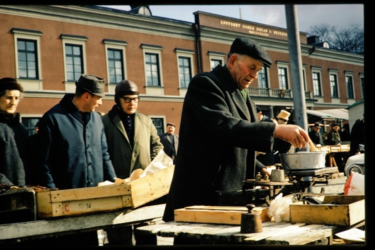 Fiskförsäljning på Stortorget i Växjö, 1969.