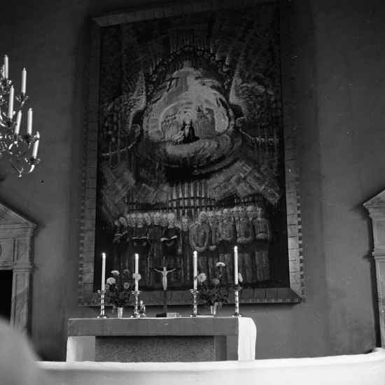 Långasjö kyrka. Invigning av den nya altartavlan. 1957.