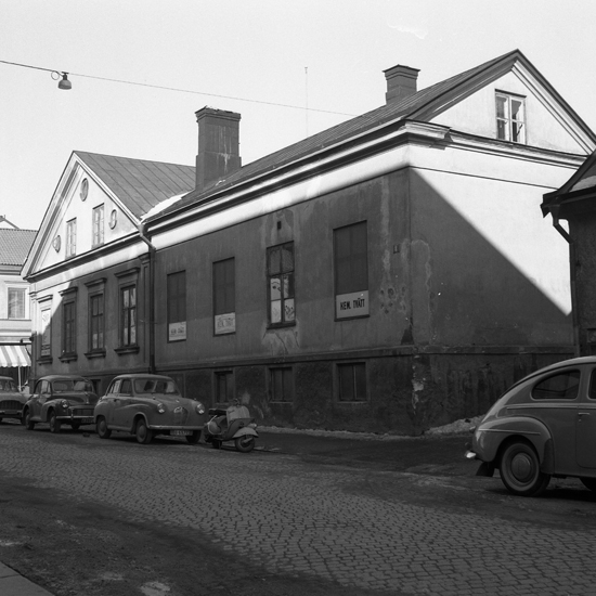 Växjö. "Lindgren & Brandt". Interiör- och exteriörbilder tagna några dagar innan rivningen, april 1958.