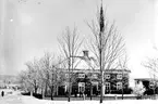 Husförhör i gamla kyrkskolan i Skog före år 1900.