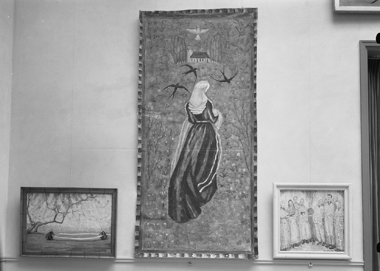 Från Elisabeth Bergstrand-Poulsens retrospektiva utställning på Smålands museum,
30 oktober-30 november 1937.
Kartong till "Gudmodern" (i gobelängen "Kvinnans årstider") och några tavlor.
