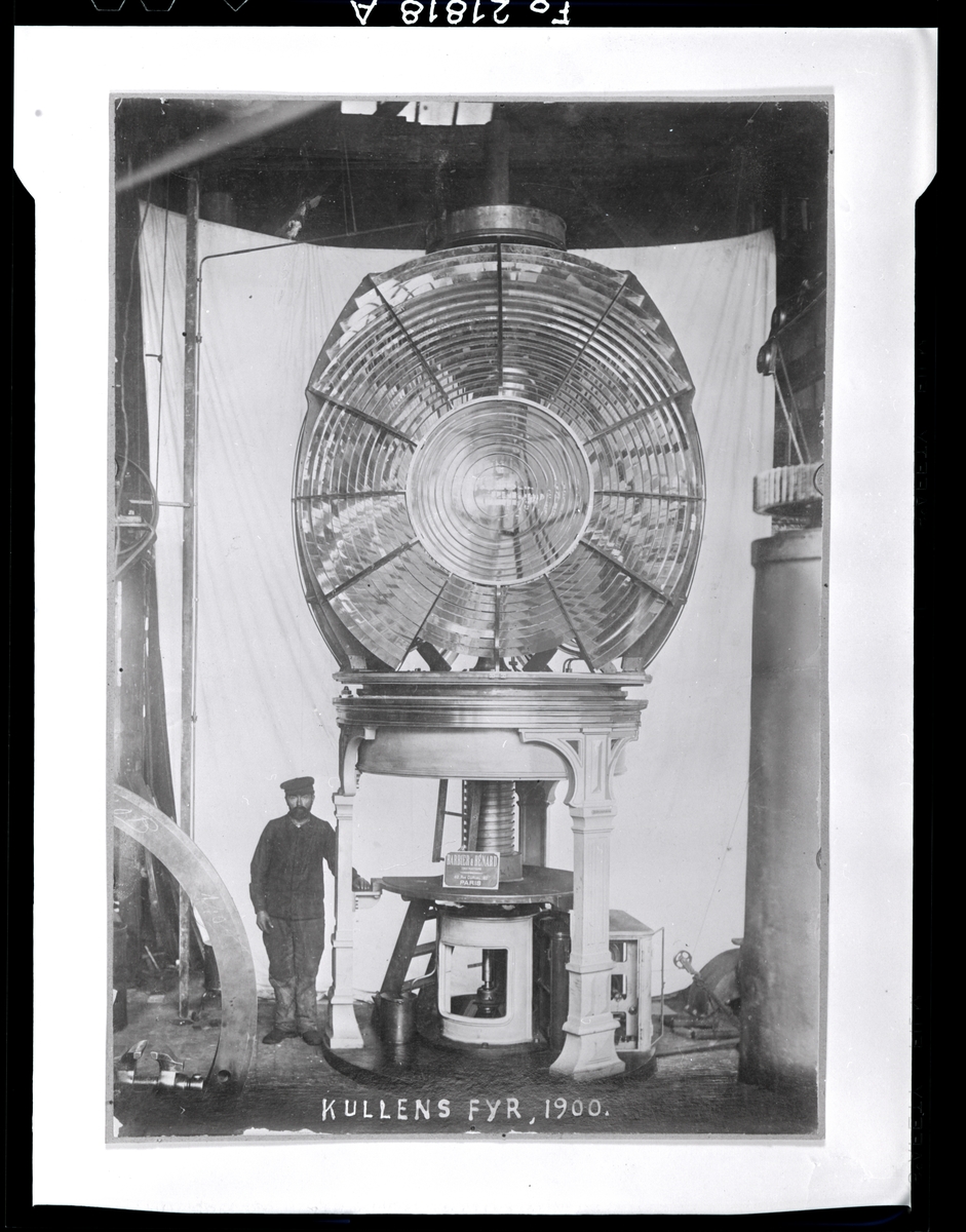 Linssystemet i Kullens fyr. Leveransfoto från Barbier & Bénard, Paris år 1900