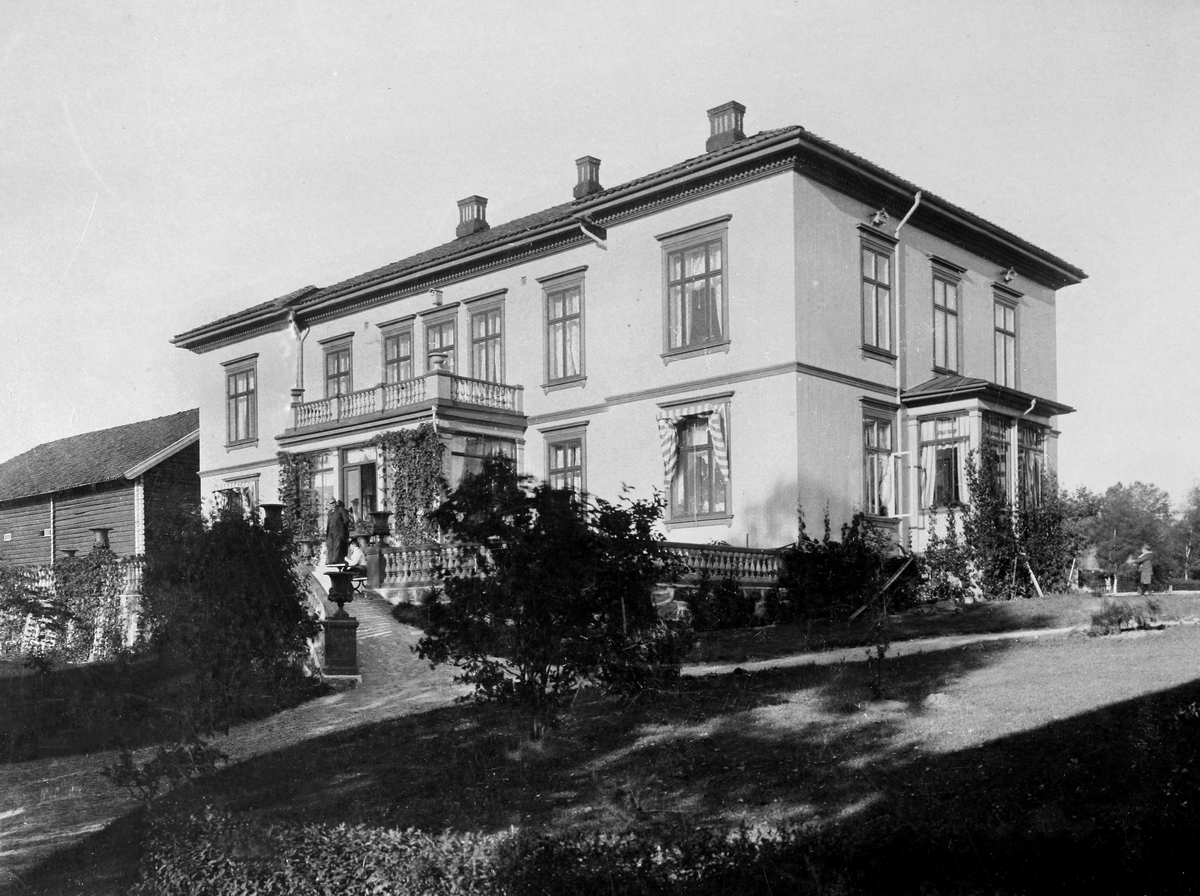 Gaarder (Gårder)